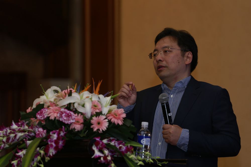 一德老总_长春润德集团老总图片